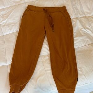 Cozy Athleta Copper Tan Jogger Sweatpants
